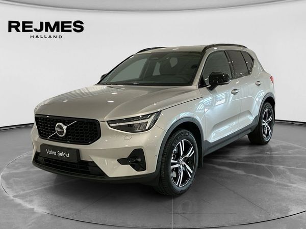 Volvo XC40 B3 FWD Bensin Plus Dark - 2025