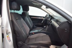 Volkswagen Passat bild 13