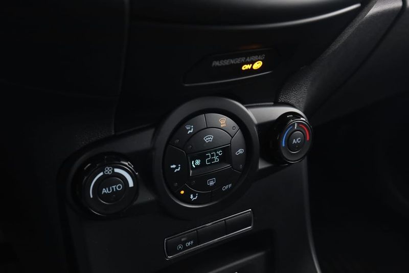 Ford Fiesta bild 24