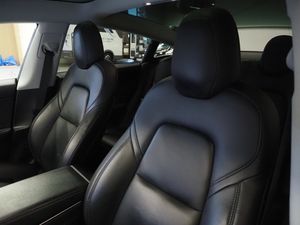 Tesla Model 3 bild 18