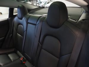 Tesla Model 3 bild 17