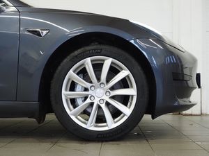 Tesla Model 3 bild 9
