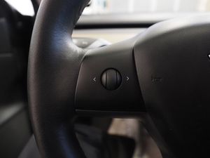 Tesla Model 3 bild 19