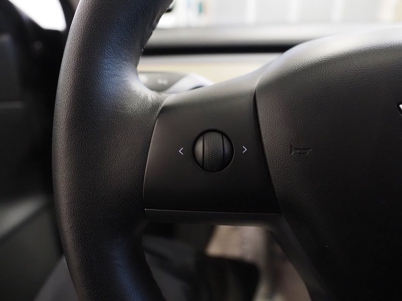 Tesla Model 3 bild 19