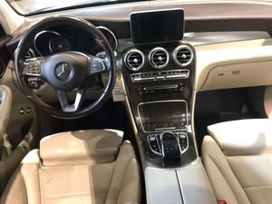 Mercedes GLC220 bild 8