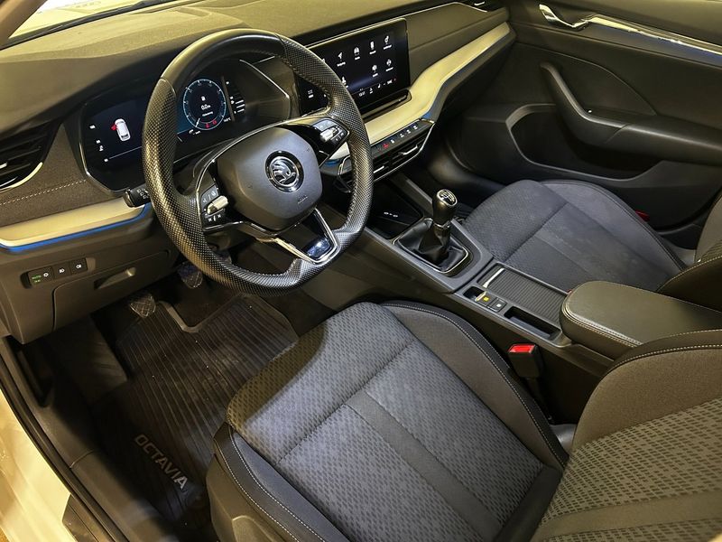 Skoda Octavia bild 2