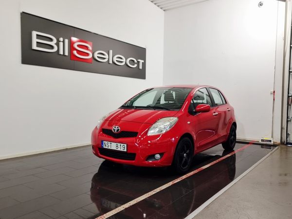 Toyota Yaris 5-dörrar 1.33 Dual VVT-i MultiMode Ny Sevad Ny Besiktad - 2010
