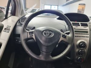 Toyota Yaris bild 11