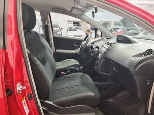 Toyota Yaris bild 15