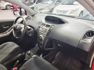 Toyota Yaris bild 16