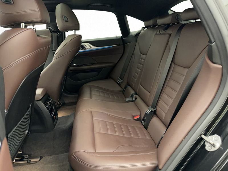 BMW i4 bild 15