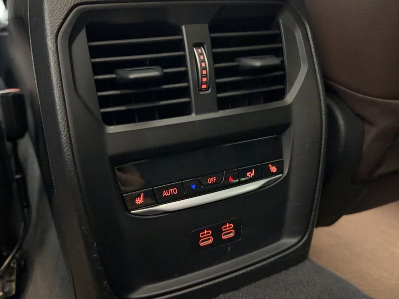BMW i4 bild 30