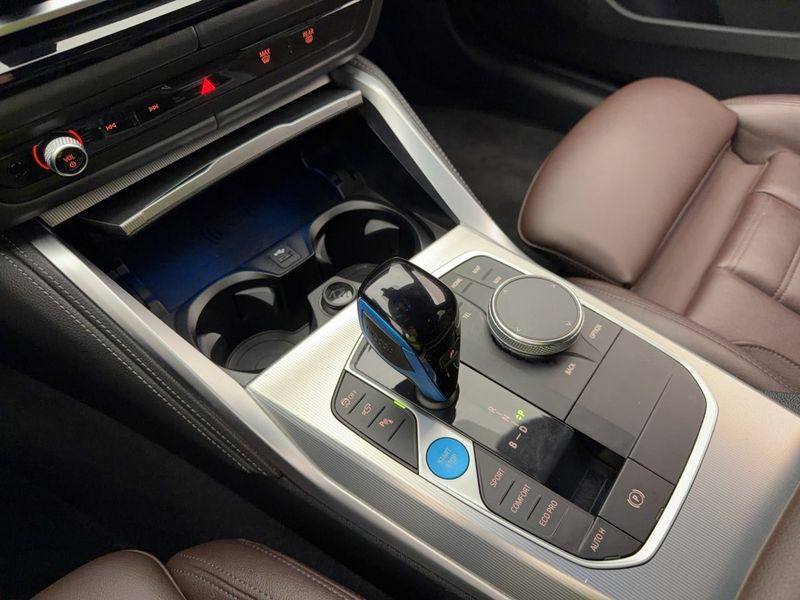 BMW i4 bild 27