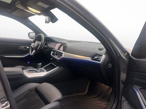BMW 320 bild 25
