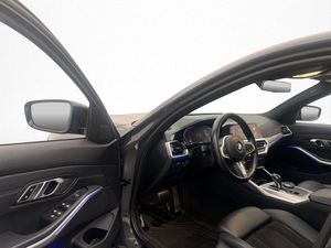 BMW 320 bild 10
