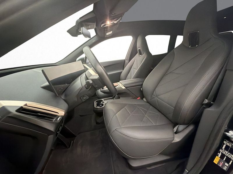 BMW iX bild 11