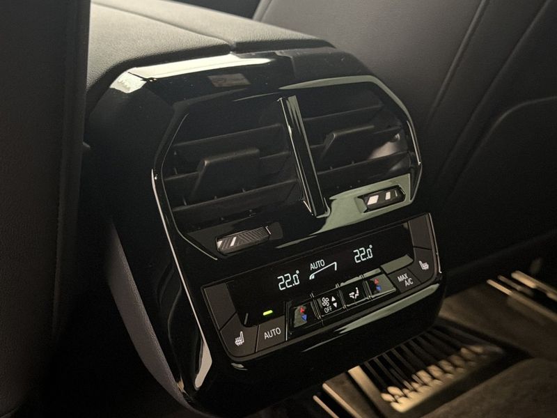 BMW iX bild 34