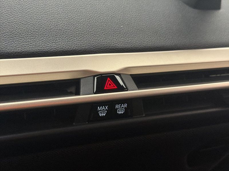 BMW iX bild 28