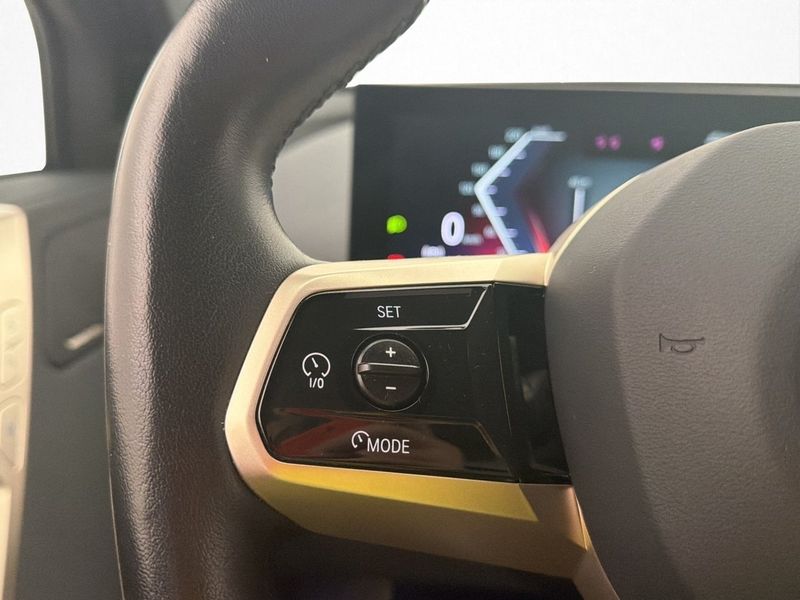 BMW iX bild 16