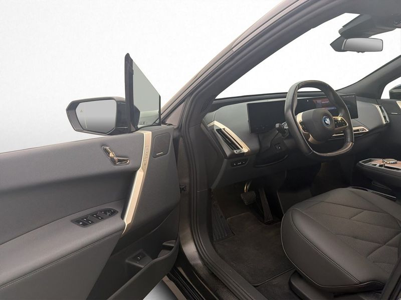 BMW iX bild 10