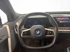 BMW iX bild 15