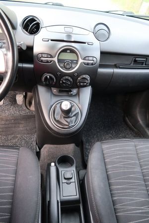 Mazda 2 bild 9