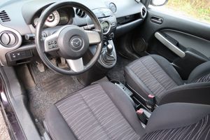 Mazda 2 bild 8