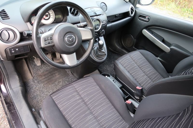 Mazda 2 bild 8