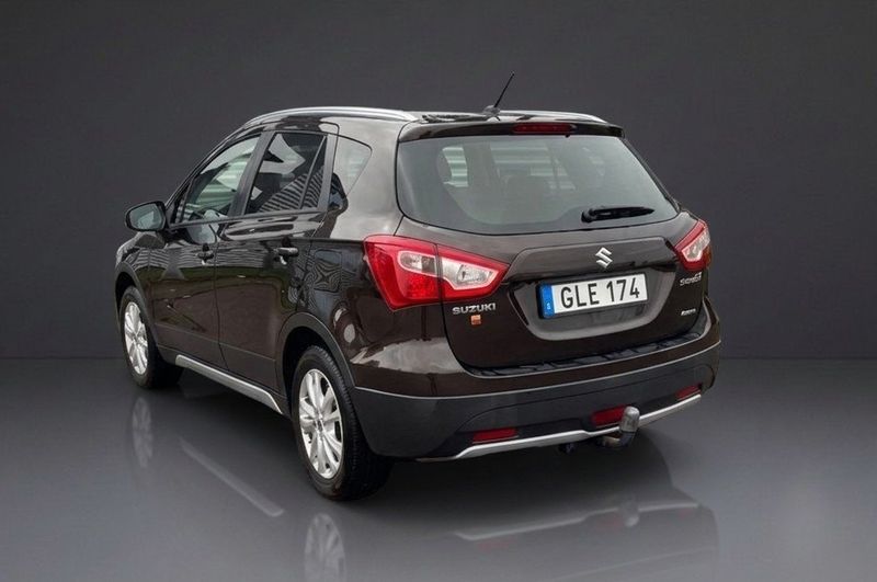 Suzuki S-CROSS bild 4