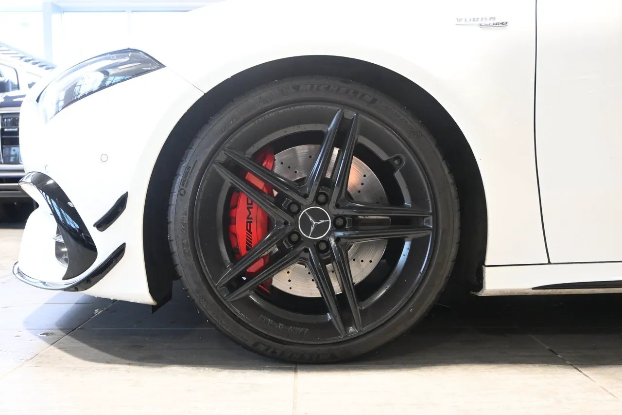 Mercedes A45 AMG bild 6