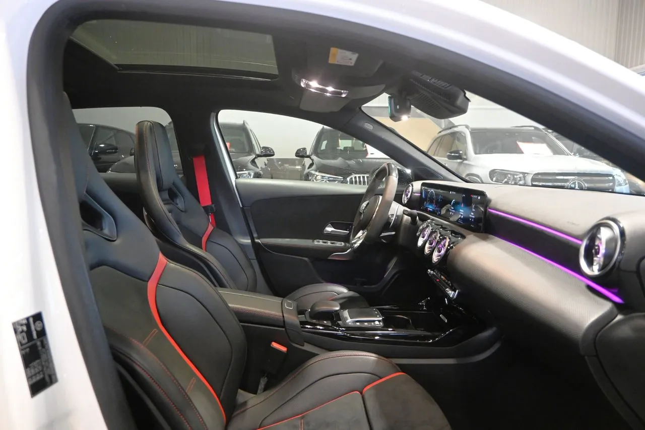 Mercedes A45 AMG bild 12