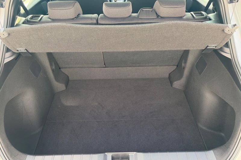 Lexus LBX bild 15