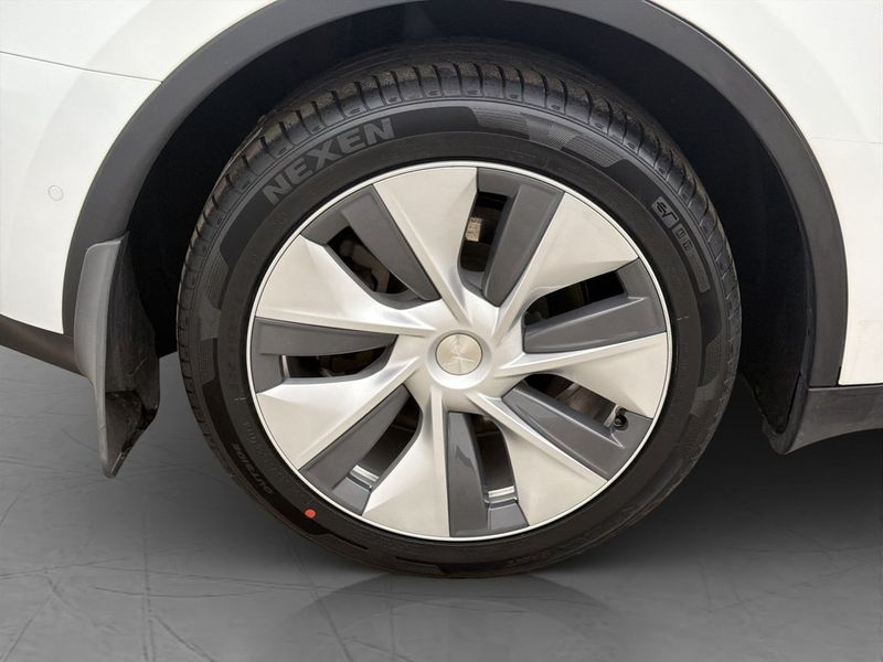 Tesla Model Y bild 29
