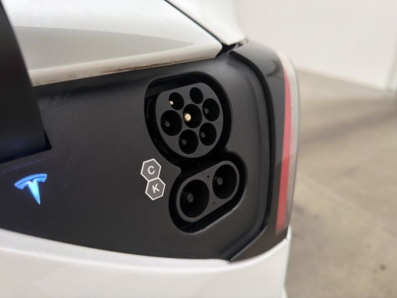 Tesla Model Y bild 28