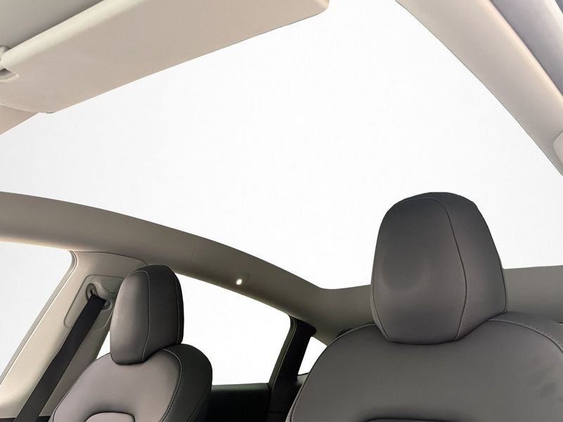 Tesla Model Y bild 12