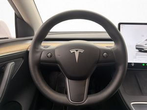 Tesla Model Y bild 14