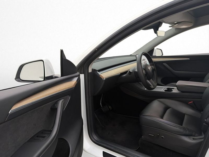 Tesla Model Y bild 10