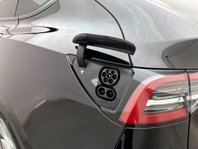 Tesla Model Y bild 28