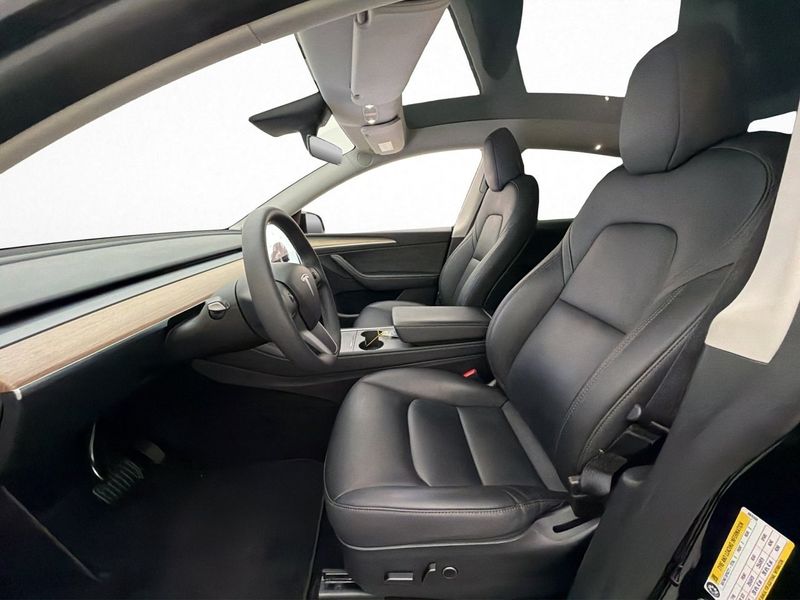 Tesla Model Y bild 12