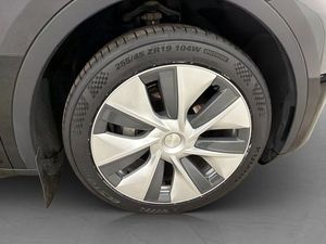 Tesla Model Y bild 30