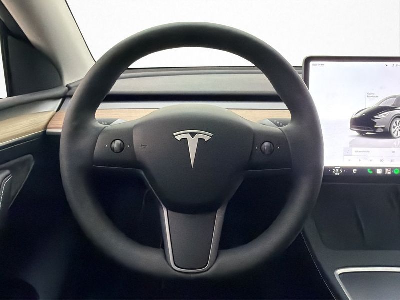 Tesla Model Y bild 15