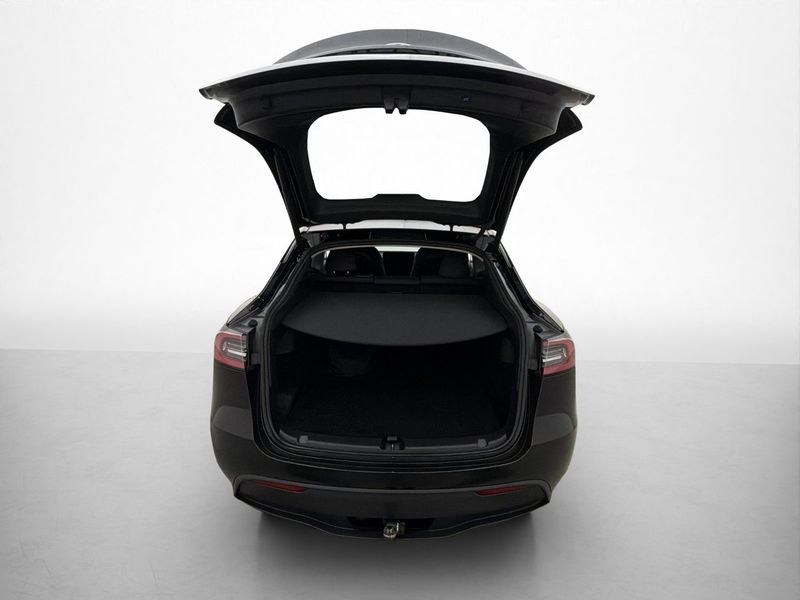 Tesla Model Y bild 27