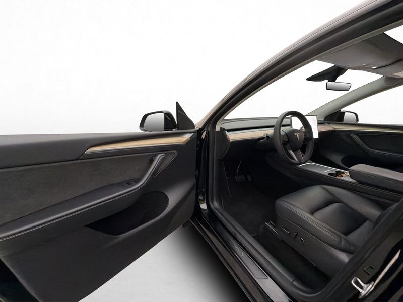 Tesla Model Y bild 11