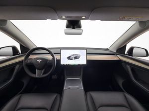 Tesla Model Y bild 14