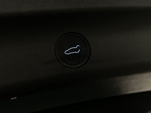 Tesla Model Y bild 30