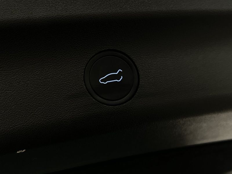 Tesla Model Y bild 30