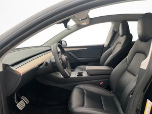 Tesla Model Y bild 11