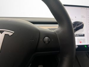 Tesla Model Y bild 16