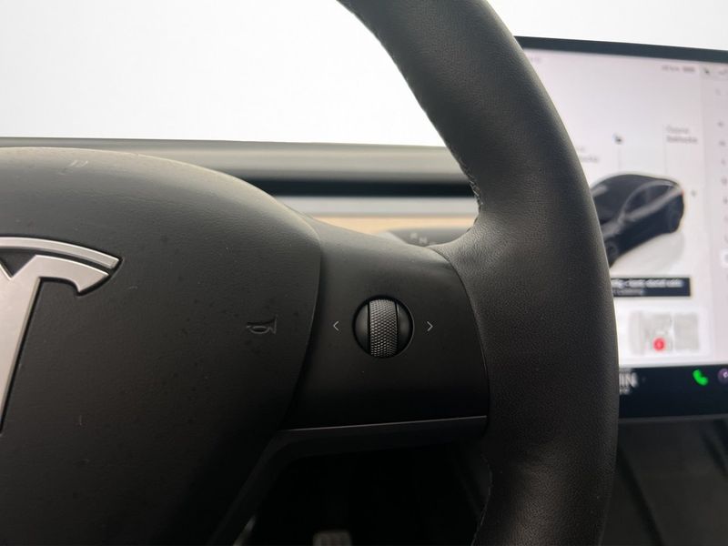 Tesla Model Y bild 16