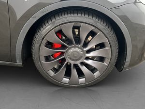 Tesla Model Y bild 32